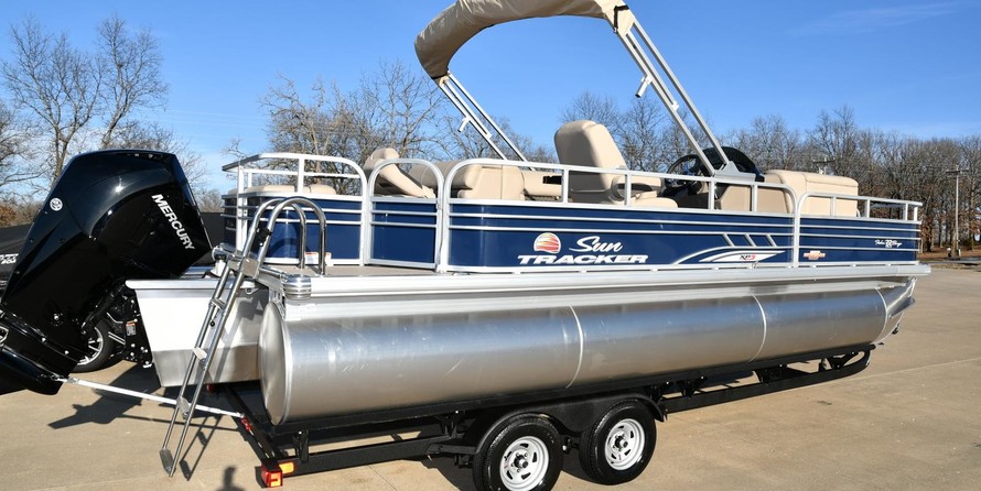 Sun Tracker Fishin Barge 22 XP3