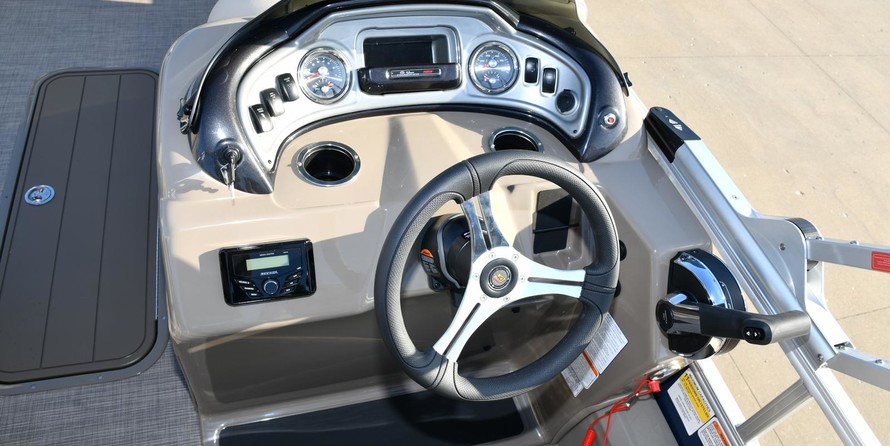 Sun Tracker Fishin Barge 22 XP3