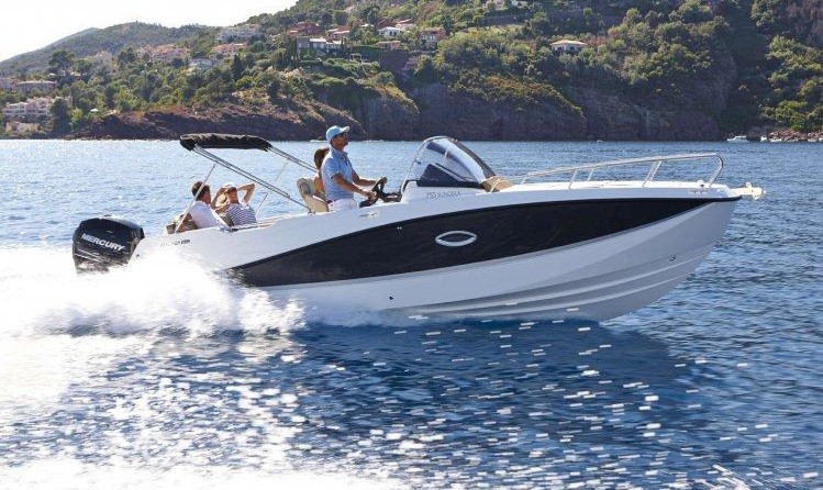 Quicksilver Activ 755 Sundeck