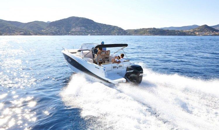 Quicksilver Activ 755 Sundeck