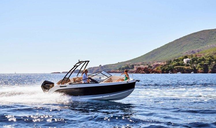 Quicksilver Activ 675 Bowrider