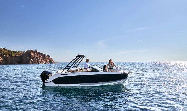Quicksilver Activ 675 Bowrider