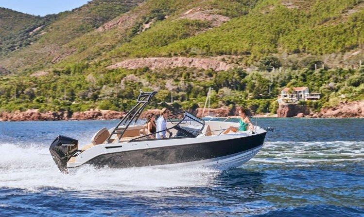 Quicksilver Activ 675 Bowrider