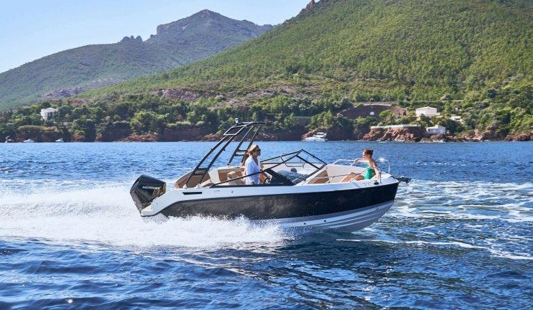 Quicksilver Activ 675 Bowrider