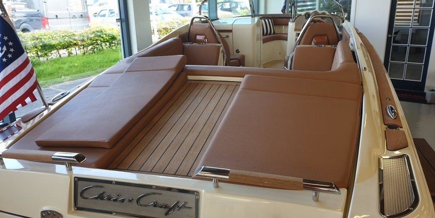 Chris-Craft Launch 27