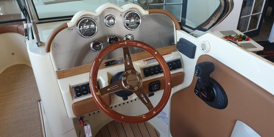 Chris-Craft Launch 27