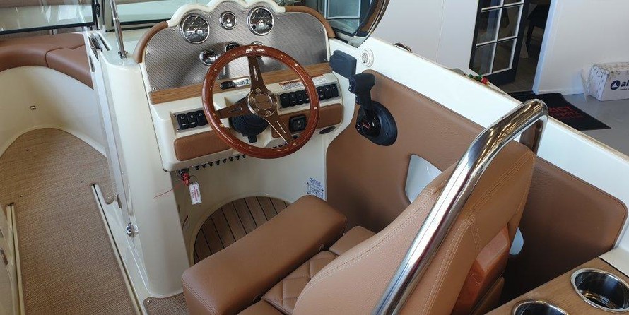 Chris-Craft Launch 27