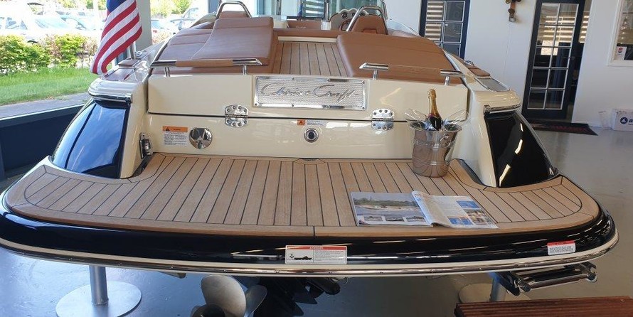 Chris-Craft Launch 27