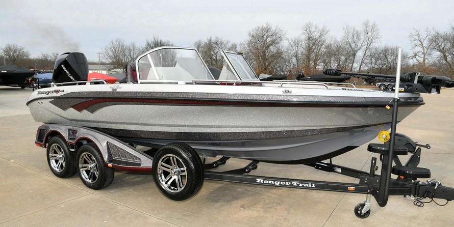 Everglades 230 cc w/ 250 verado