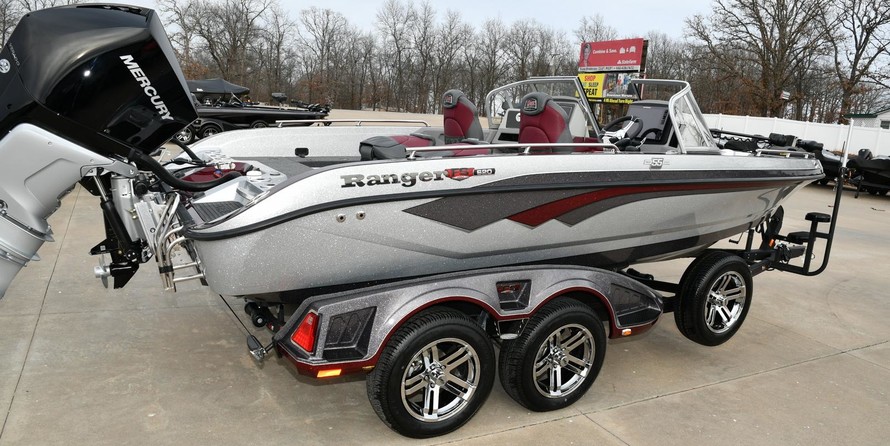 Everglades 230 cc w/ 250 verado