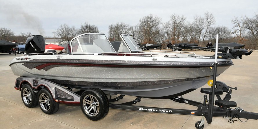 Everglades 230 cc w/ 250 verado