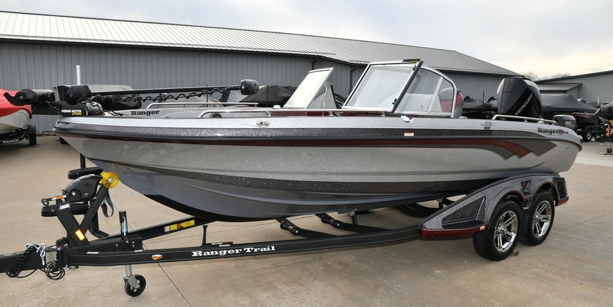 Everglades 230 cc w/ 250 verado