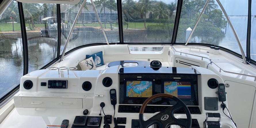 Sea Ray 580 Sedan Bridge