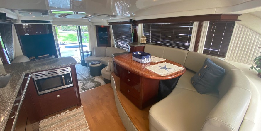 Sea Ray 580 Sedan Bridge