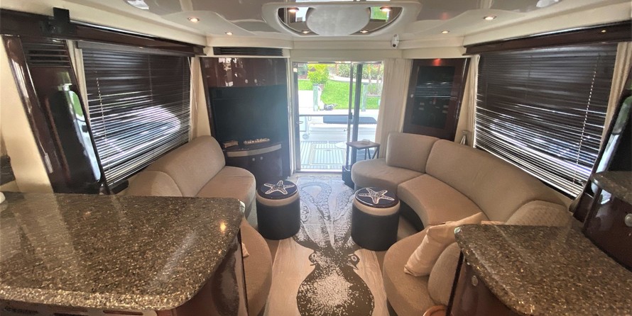 Sea Ray 580 Sedan Bridge