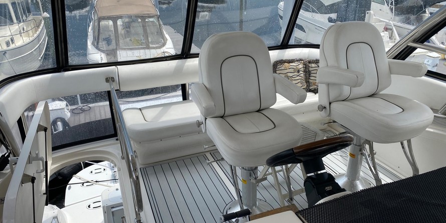 Sea Ray 580 Sedan Bridge