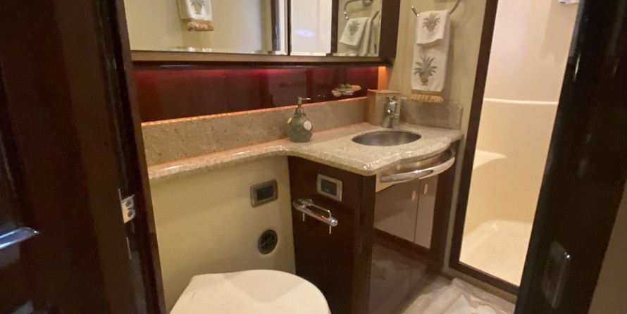 Sea Ray 580 Sedan Bridge