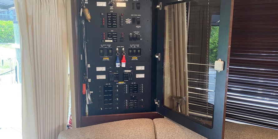 Sea Ray 580 Sedan Bridge