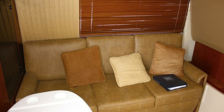 Sea Ray 455 Sedan Bridge