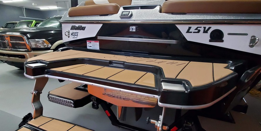 Malibu Wakesetter 23 LSV