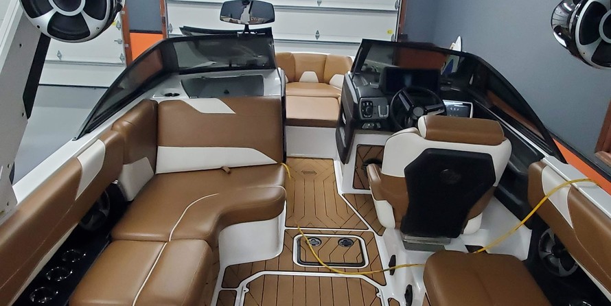 Malibu Wakesetter 23 LSV