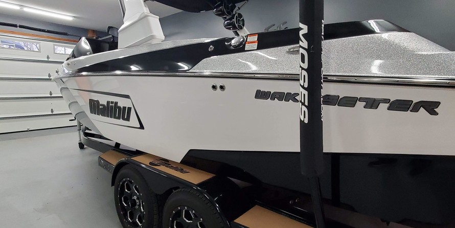 Malibu Wakesetter 23 LSV
