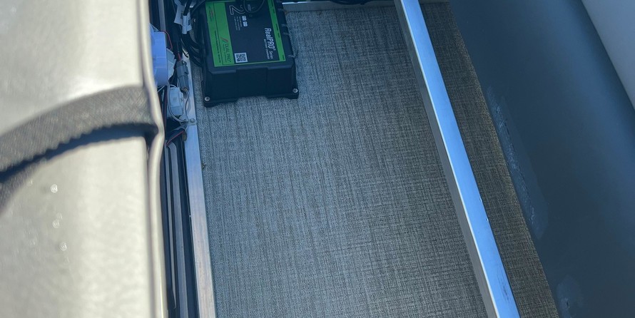 Premier Pontoons S-Series RF