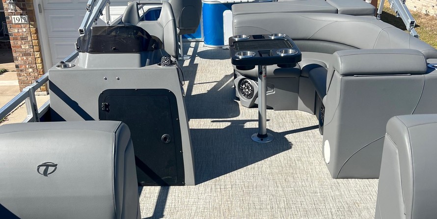 Premier Pontoons S-Series RF
