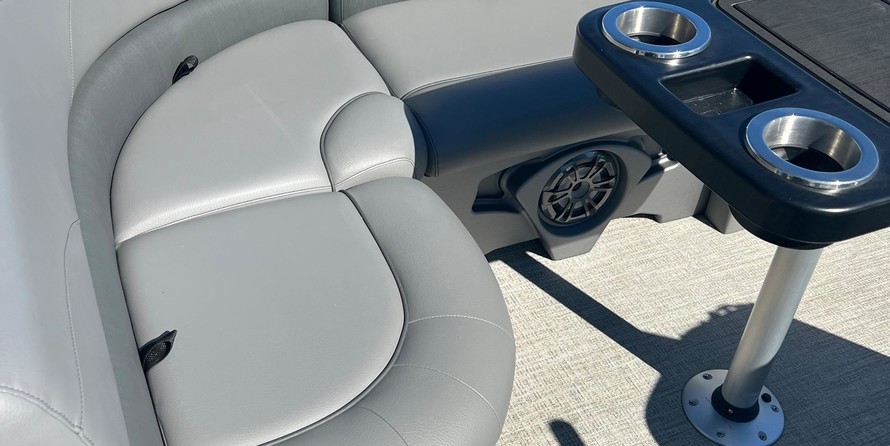 Premier Pontoons S-Series RF