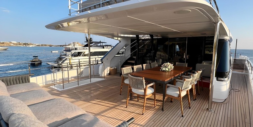 Custom Line Navetta 30