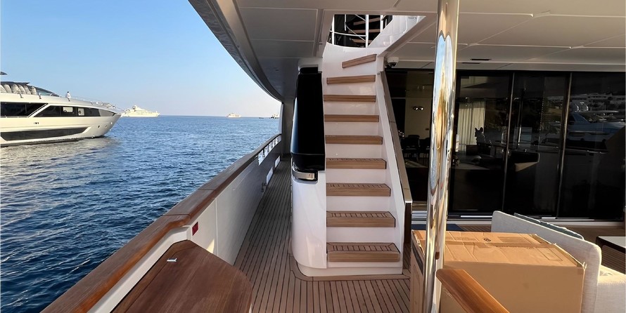 Custom Line Navetta 30