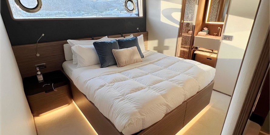 Custom Line Navetta 30