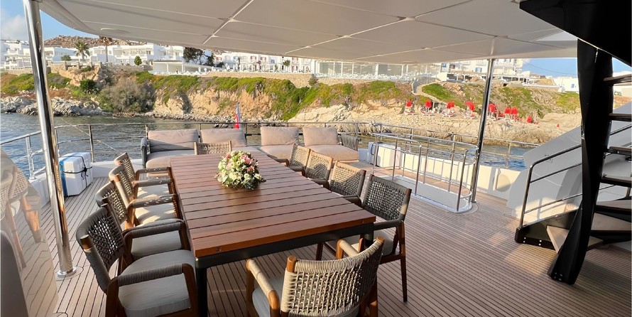 Custom Line Navetta 30