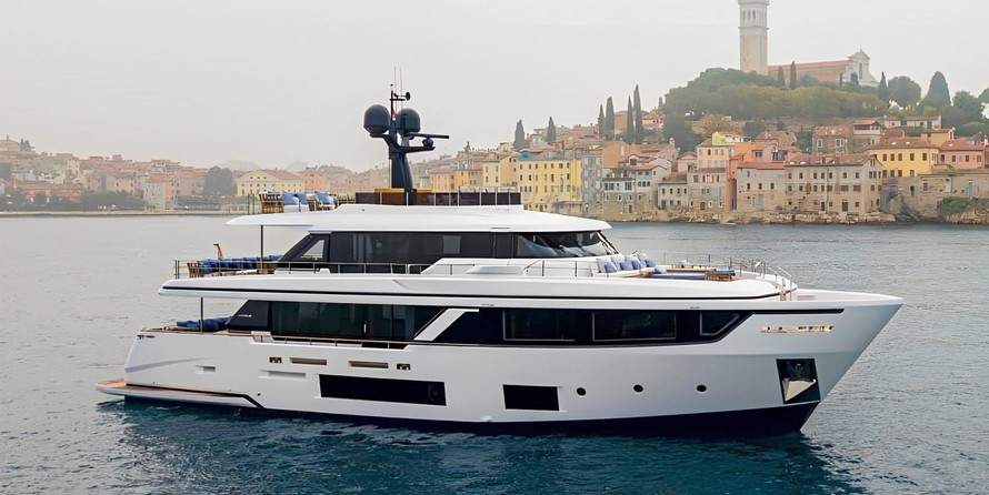 Custom Line Navetta 30