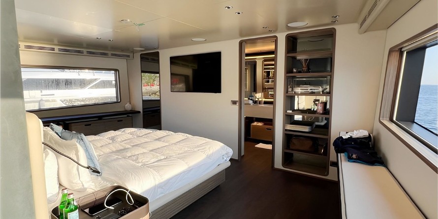 Custom Line Navetta 30