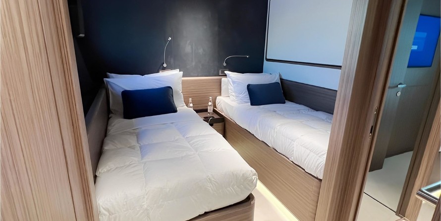 Custom Line Navetta 30