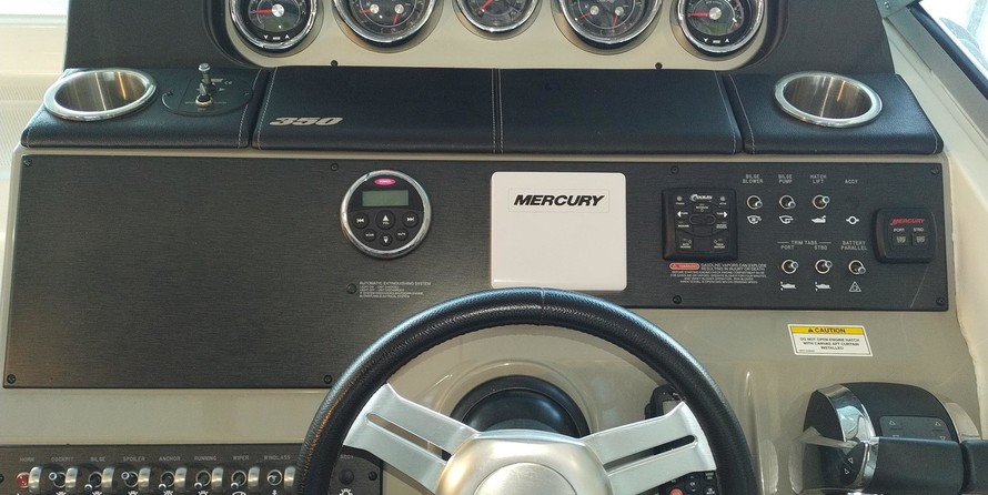 Sea Ray 350 Sundancer