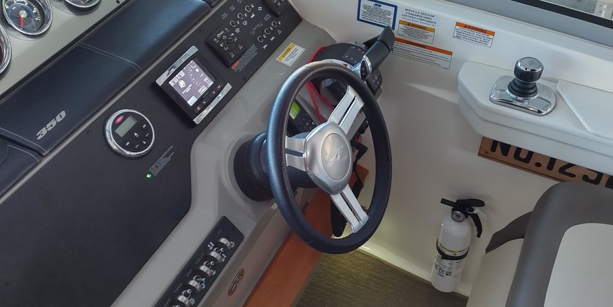 Sea Ray 350 Sundancer