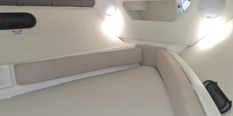 Sea Ray Sun Sport 250