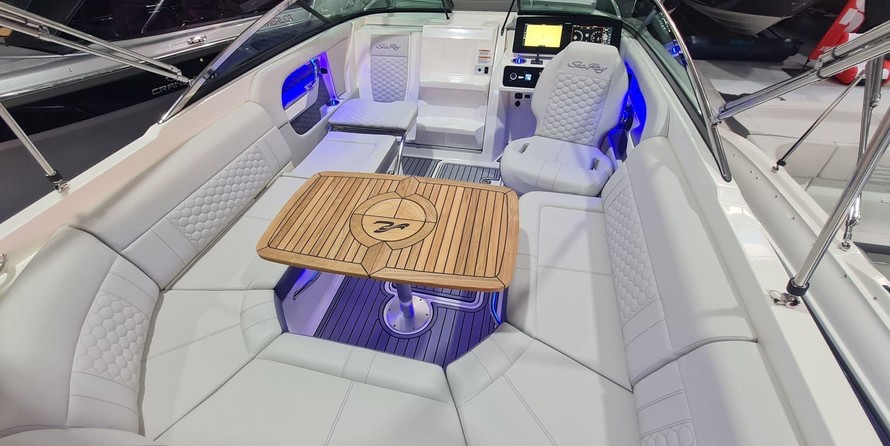 Sea Ray Sun Sport 250