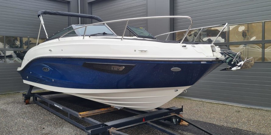 Sea Ray Sun Sport 230