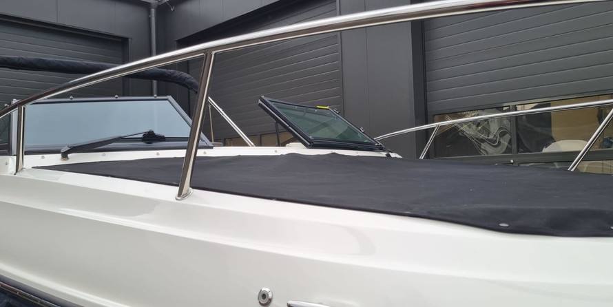 Sea Ray Sun Sport 230