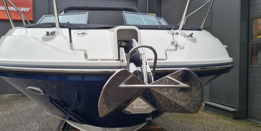 Sea Ray Sun Sport 230