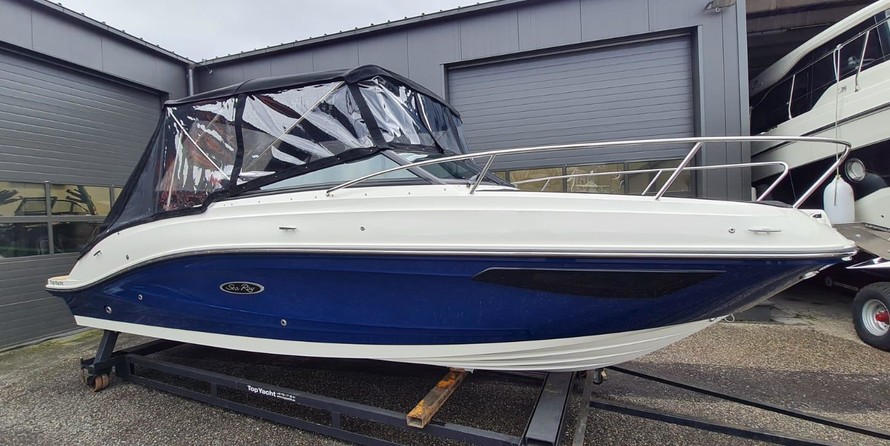 Sea Ray Sun Sport 230