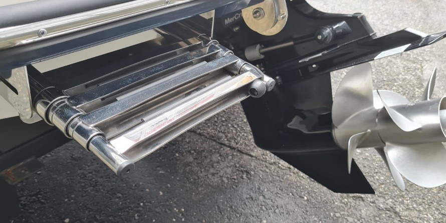 Sea Ray Sun Sport 230