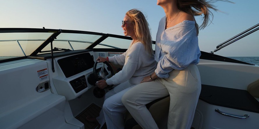 Sea Ray Sun Sport 230