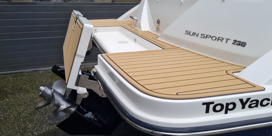 Sea Ray Sun Sport 230