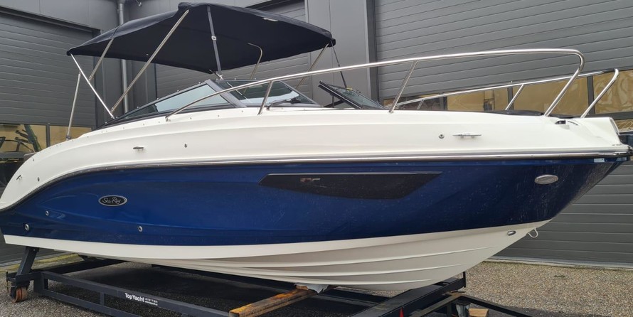 Sea Ray Sun Sport 230