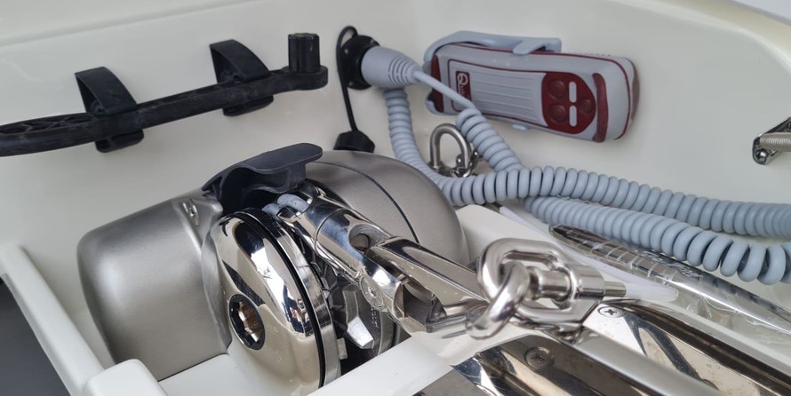 Sea Ray Sun Sport 230