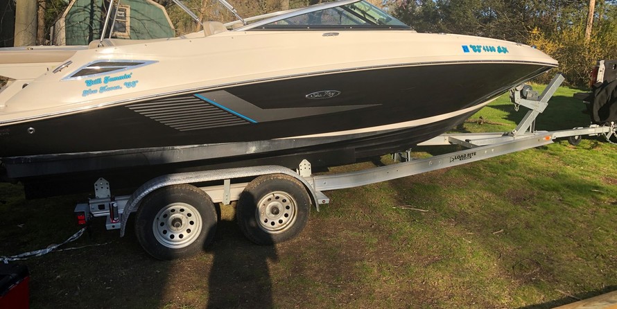 Sea Ray 220 Sundeck